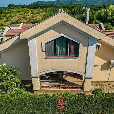 Holiday home Chicho Tomovata Koliba Velika